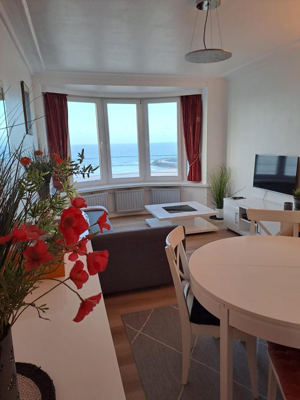 Appartement Met Prachtig Zicht Op Zee Oostende Bagian luar foto