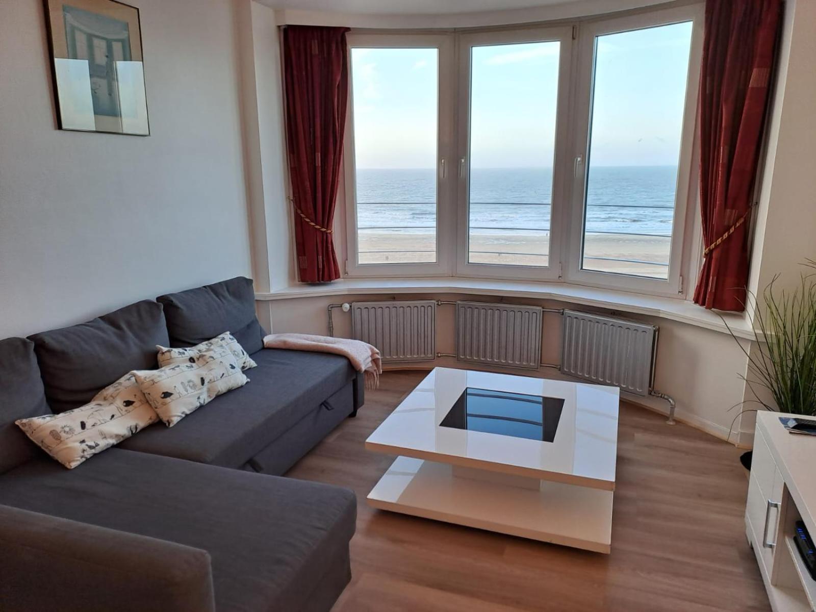 Appartement Met Prachtig Zicht Op Zee Oostende Bagian luar foto